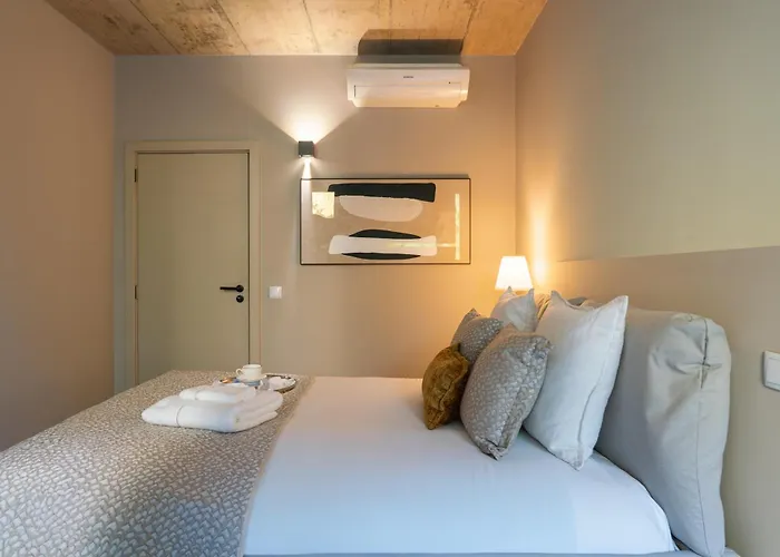 Modern & Cozy Flats With Terrace By Hostwise