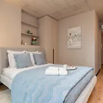 Modern & Cozy Flats With Terrace By Hostwise *