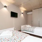 Modern & Cozy Flats With Terrace By Hostwise