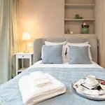 Apartment Modern & Cozy Flats With Terrace By Hostwise