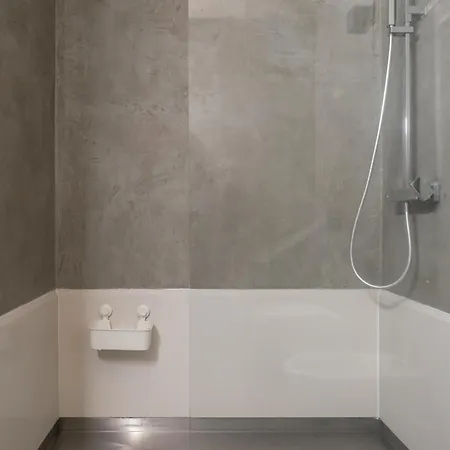 Modern & Cozy Flats With Terrace By Hostwise פורטו