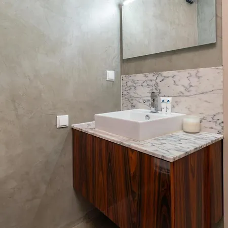 Modern & Cozy Flats With Terrace By Hostwise דירה *