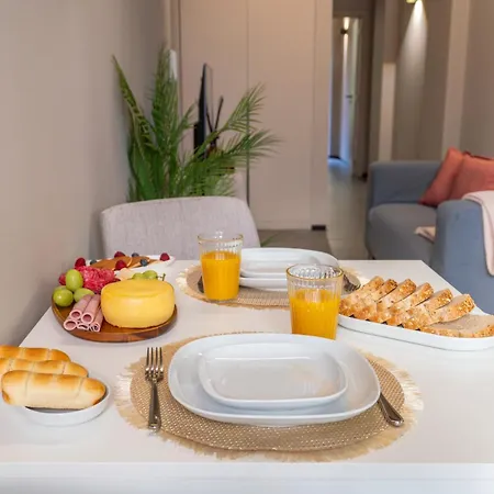 Modern & Cozy Flats With Terrace By Hostwise דירה