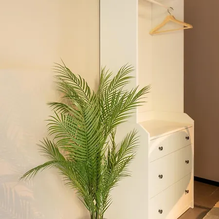Modern & Cozy Flats With Terrace By Hostwise *