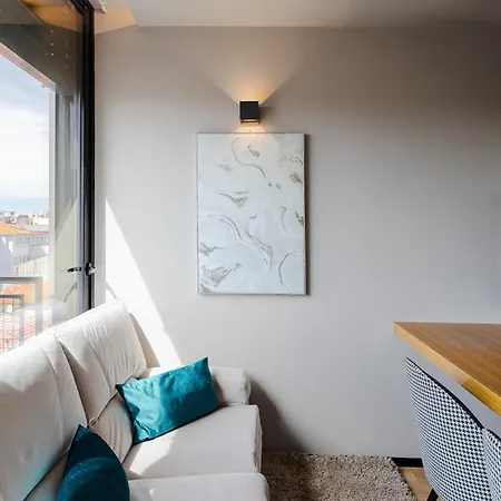 Modern & Cozy Flats With Terrace By Hostwise *