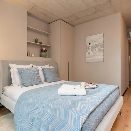 Modern & Cozy Flats With Terrace By Hostwise *