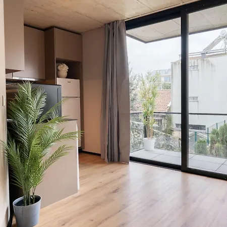 Modern & Cozy Flats With Terrace By Hostwise *