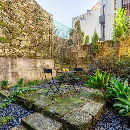 Apartmán Modern & Cozy Flats With Terrace By Hostwise
