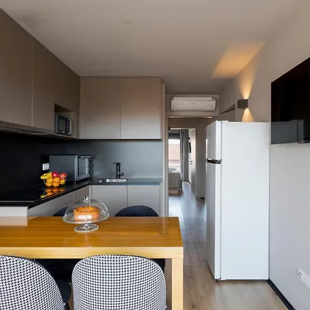 Modern & Cozy Flats With Terrace By Hostwise Apartmán *