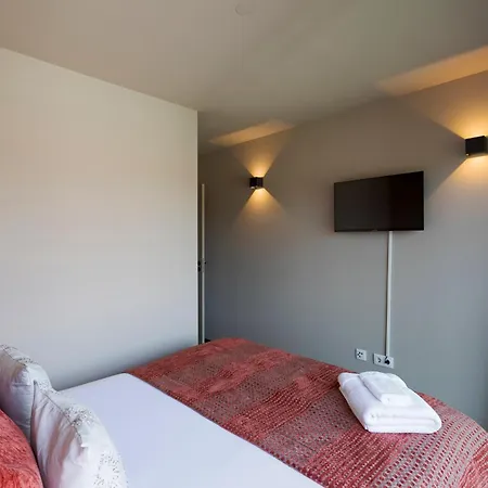 Modern & Cozy Flats With Terrace By Hostwise
