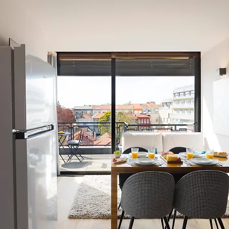 Apartmán Modern & Cozy Flats With Terrace By Hostwise